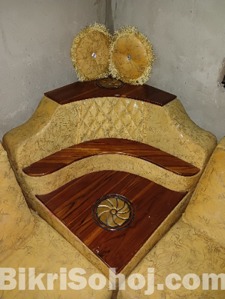 ৫ সিটের কর্ণার সোফা সেট (সেগুন কাঠ)একেবারে নতুন কন্ডিশন